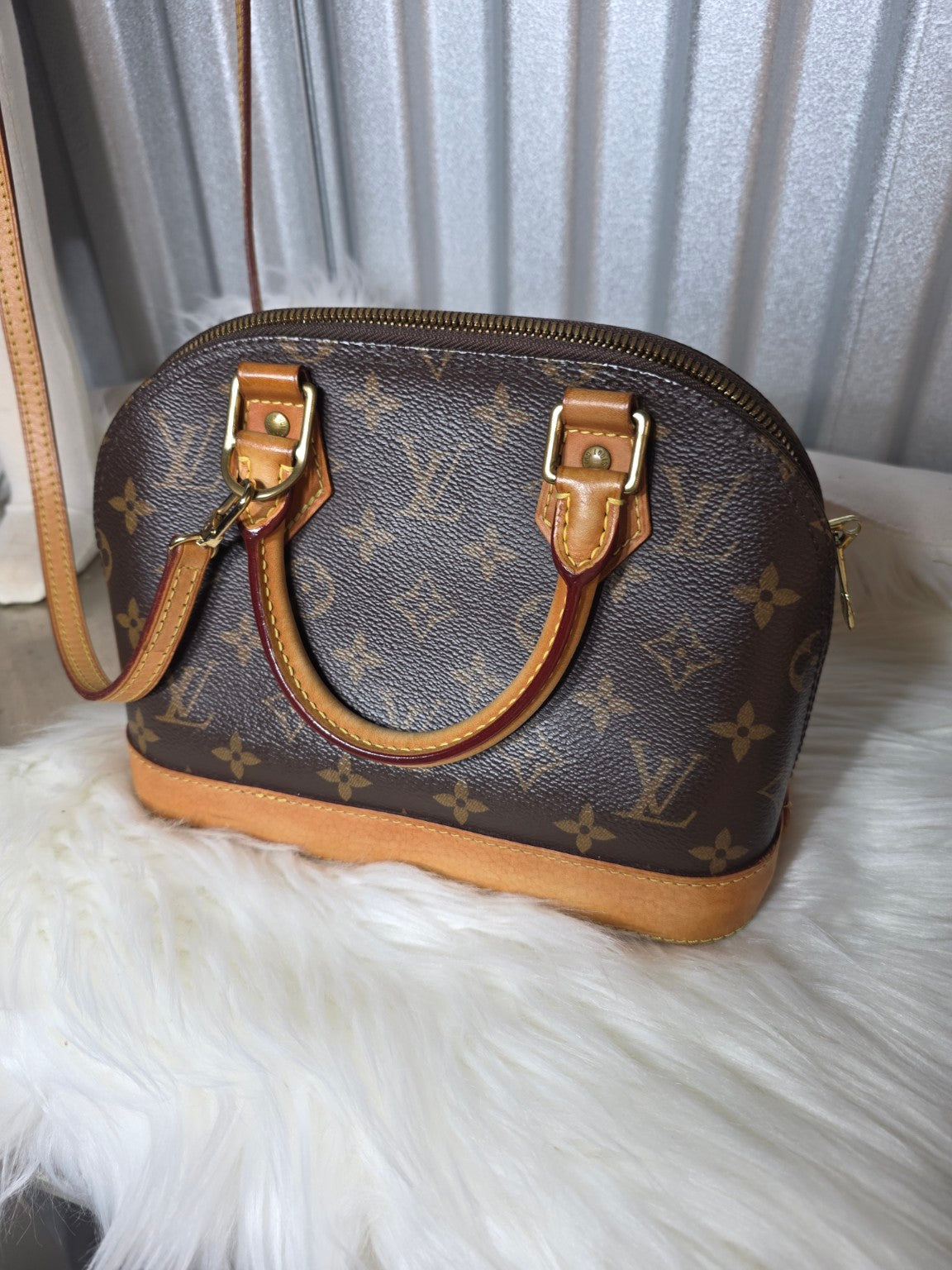 Pre-Owned Luxury Designer Handbags & Accessories