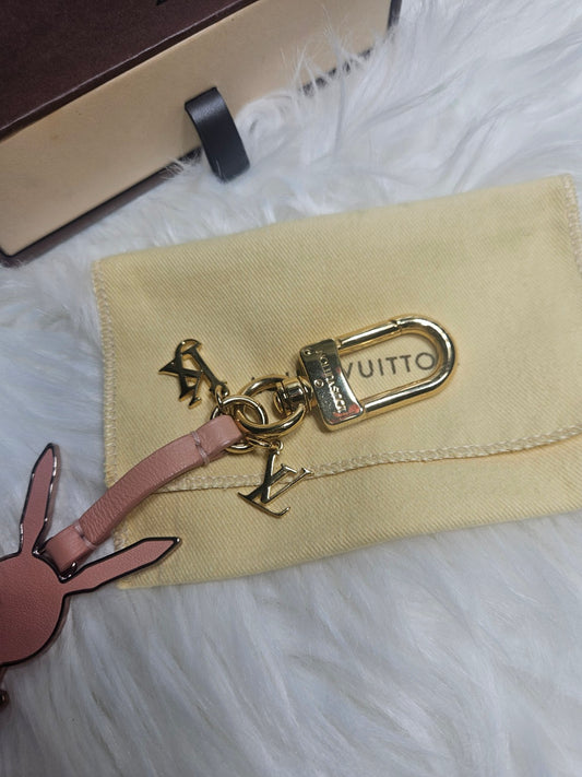 Louis Vuitton Pink Bunny Bag Charm & Keychain – Gold-Tone Hardware