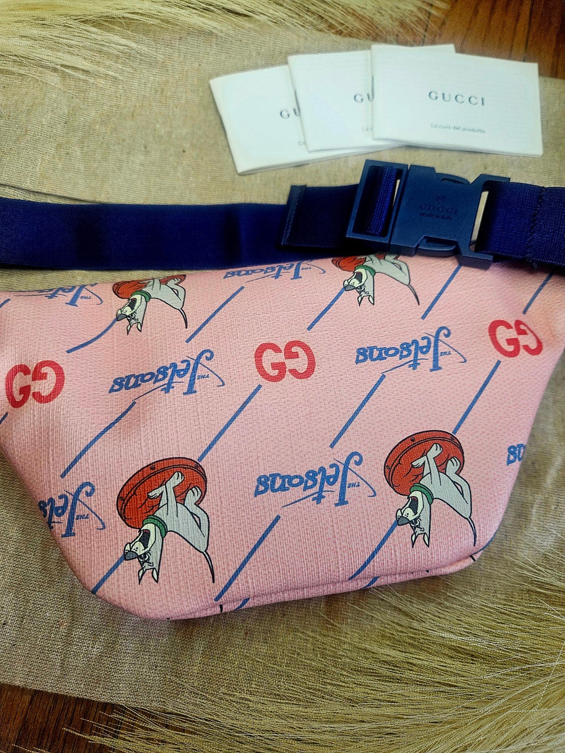 Actual Gucci Jetsons children's belt bag photo 3