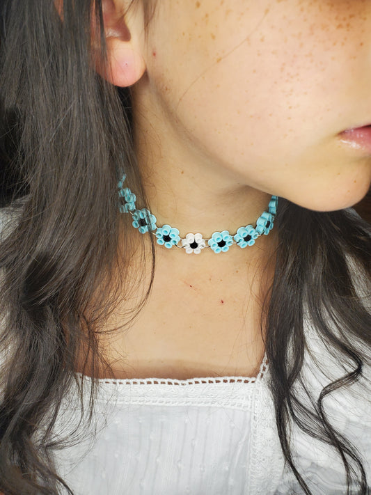 Flower Chocker, blue ice